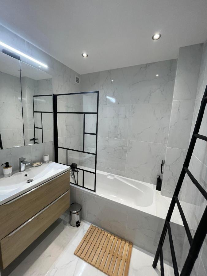 Comfortable With Parking - Riviera Apartment Antibes