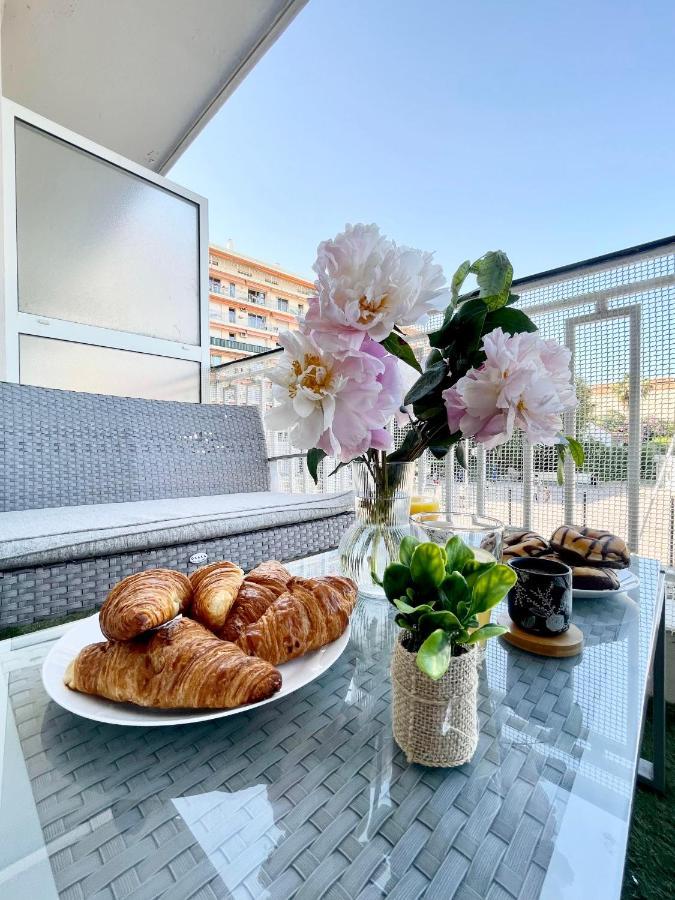 Comfortable With Parking - Riviera Apartment *