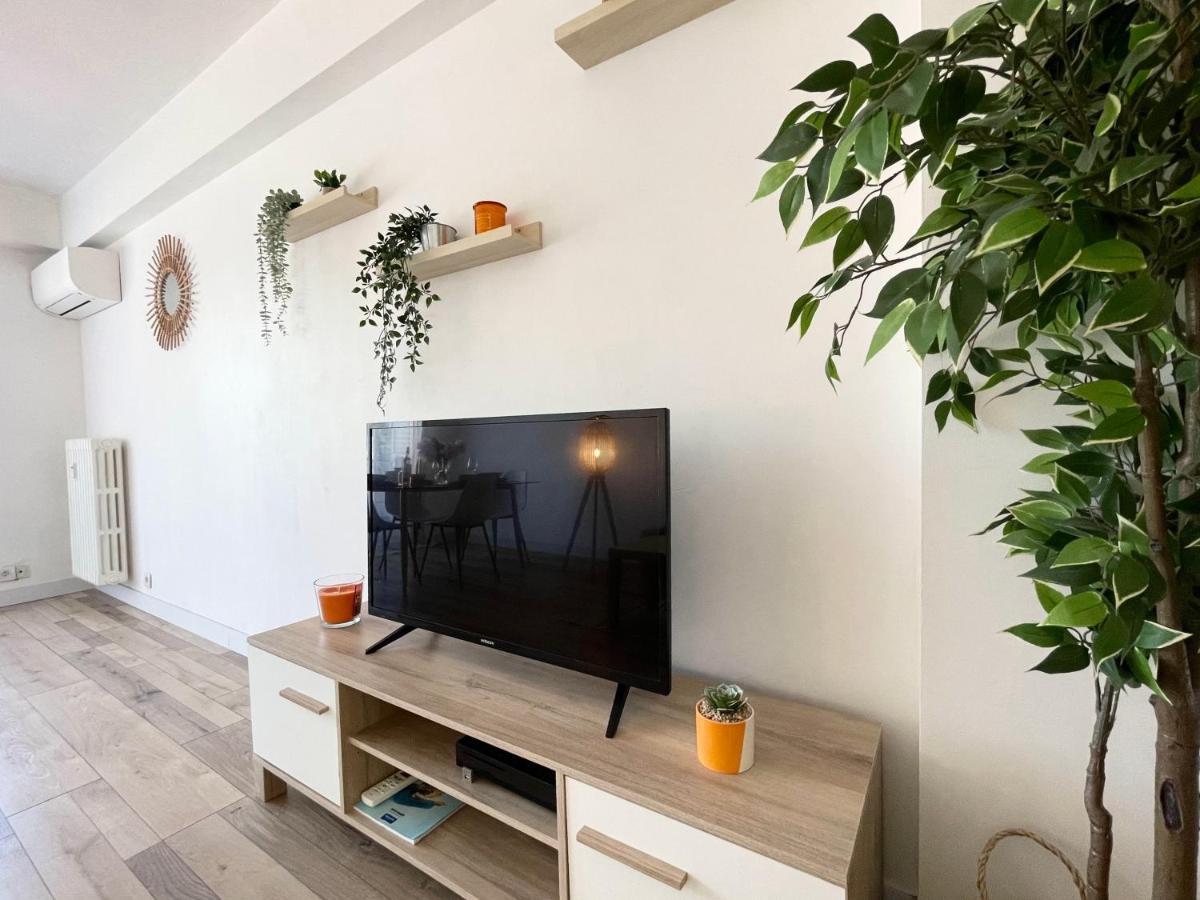 Apartment Comfortable With Parking - Riviera